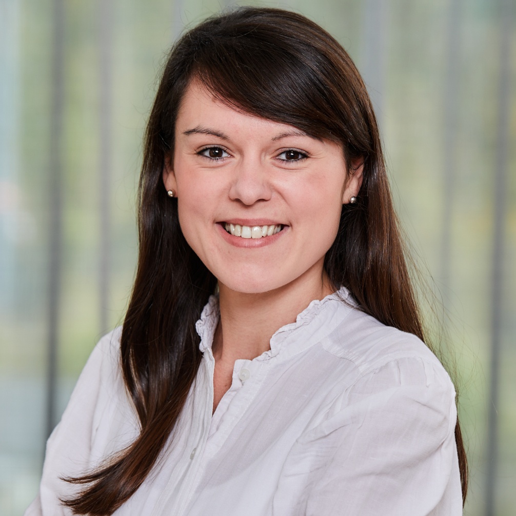 Dieses Bild hat ein leeres Alt-Attribut. Der Dateiname ist Jacqueline-Buescher-2-klein.jpg